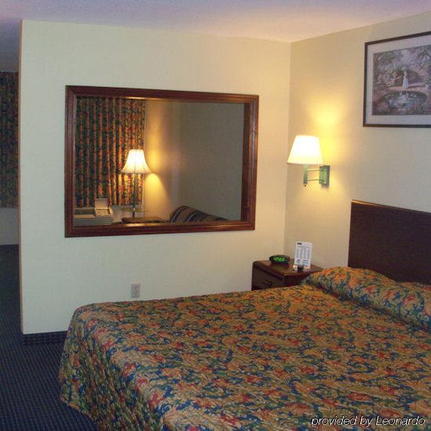 Texas Inn Харлинген Стая снимка