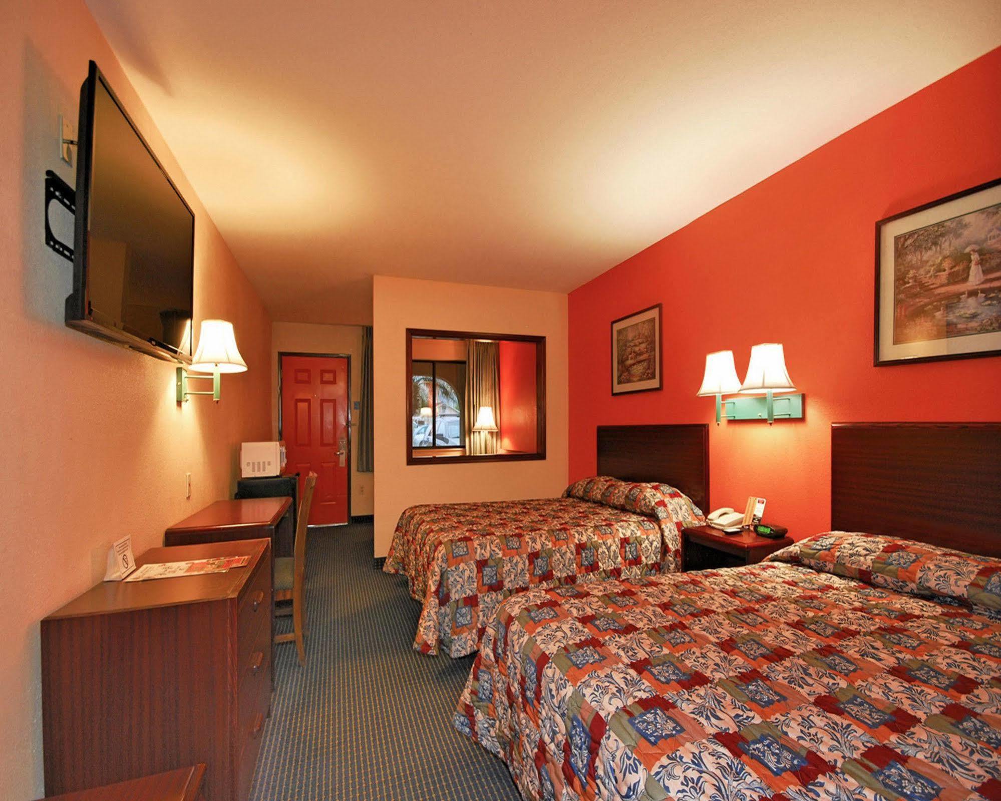 Texas Inn Харлинген Екстериор снимка