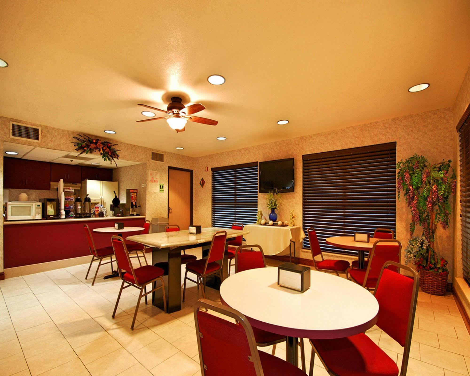 Texas Inn Харлинген Екстериор снимка